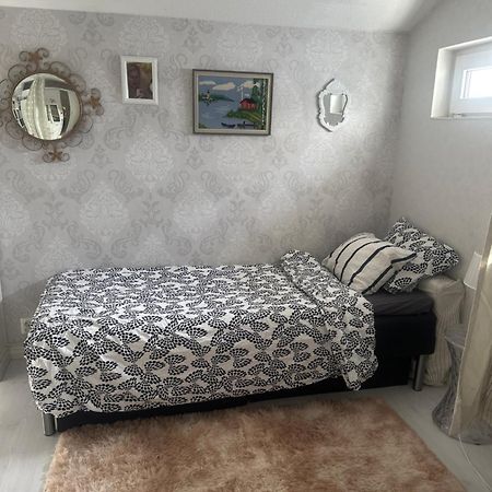 Small Guest Room 图尔库 外观 照片